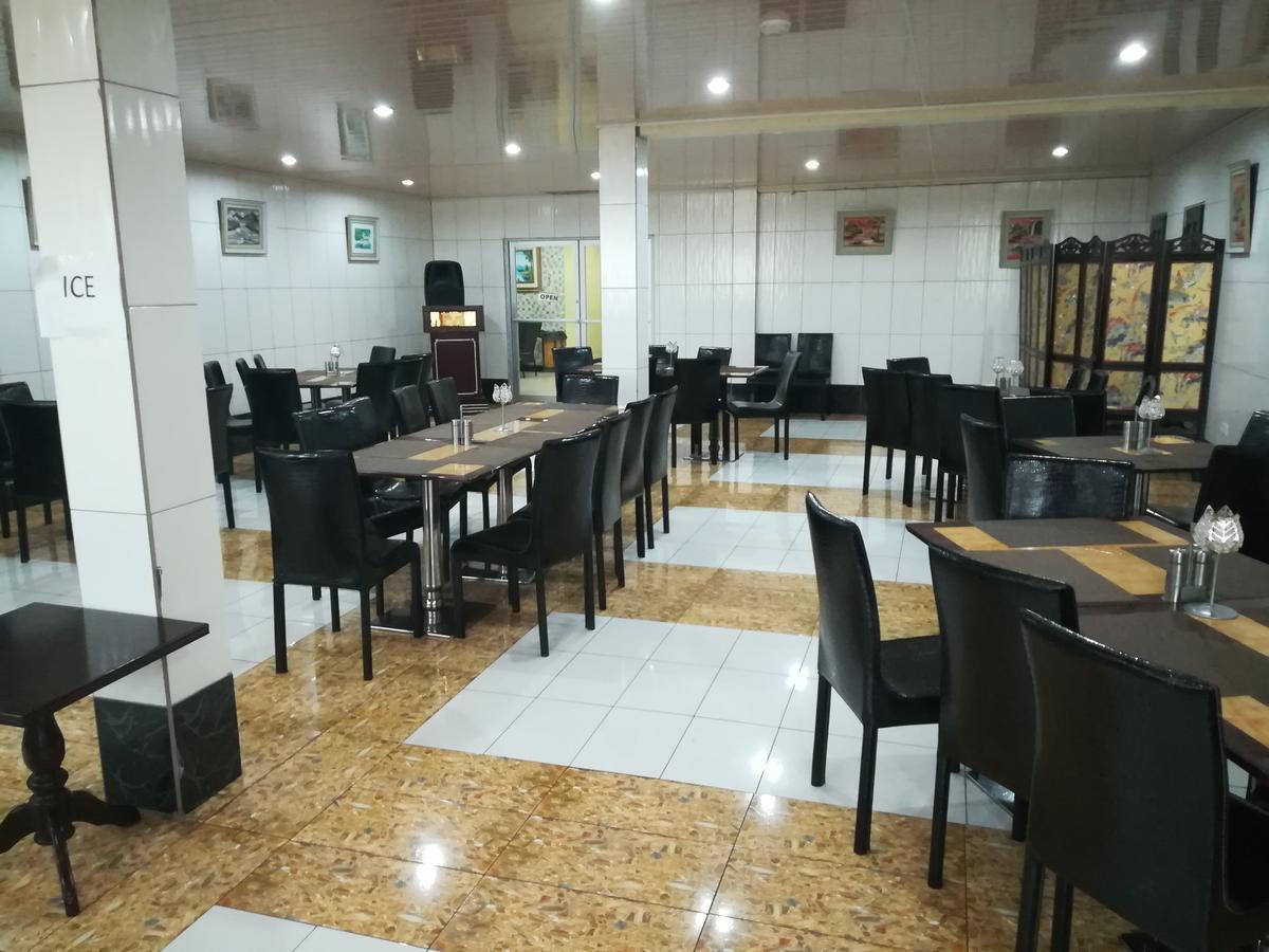 Metro Hotel Couva ภายนอก รูปภาพ